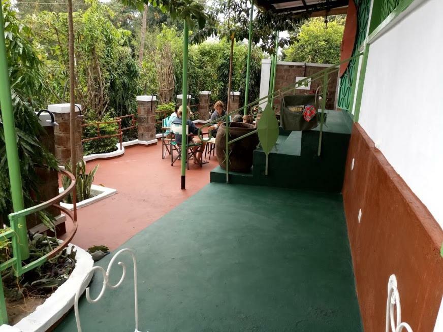 Kilimanjaro Mad Monkey'S Hotel Moshi Buitenkant foto